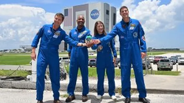 NASA appoints Glover and Wiseman to emeritus program for Artemis missions