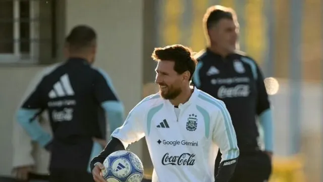 Lionel Messi announces retirement from Argentina's national football team