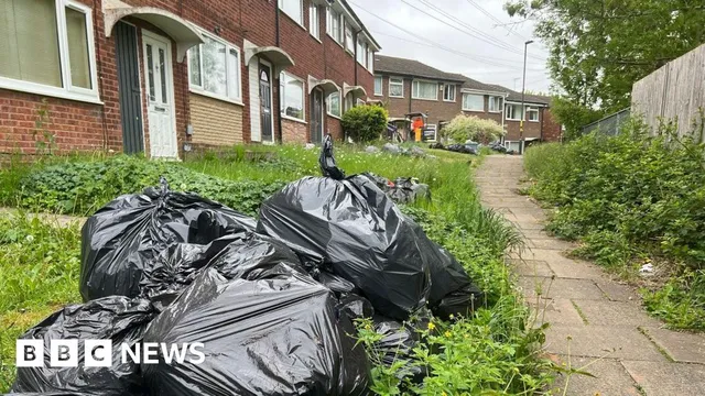 Birmingham bin workers strike as council cuts policing support