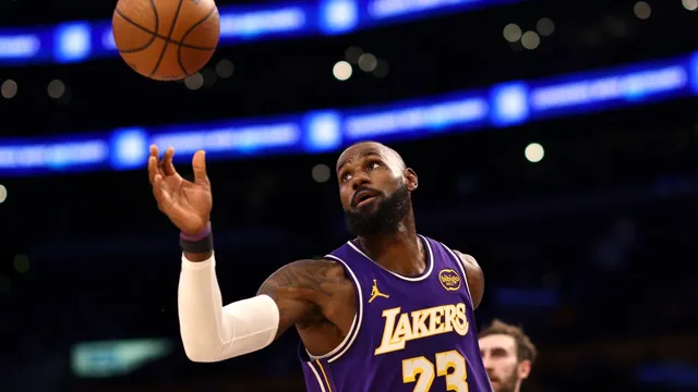 LeBron James' future with Lakers remains uncertain as free agency approaches