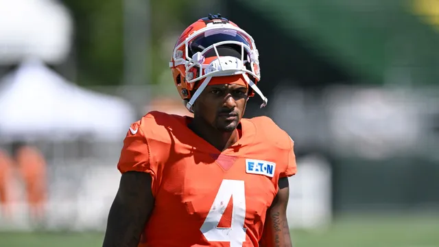 Deshaun Watson returns to the field after injuries and controversies