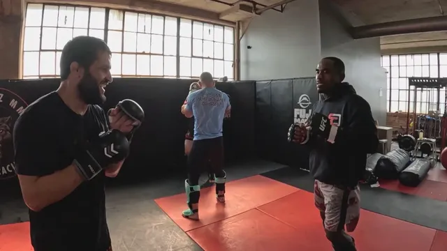 Jeremiah Wells shocks Myktybek Orolbai with guillotine choke at UFC 330