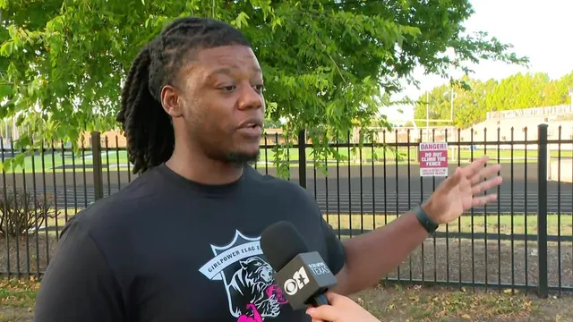 Former NFL player hosts all-girls flag football clinic in Dallas