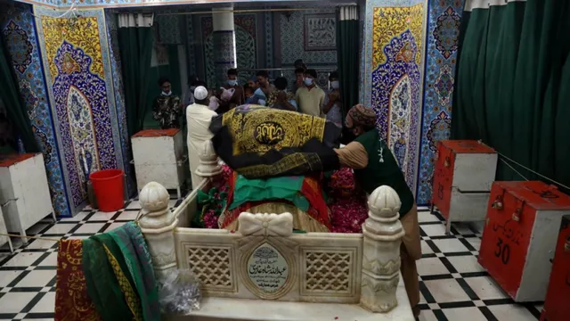 Karachi braces for cyclone as Sufi saint"s legacy endures