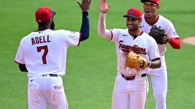 Cleveland Guardians beat Chicago White Sox 6-3 to take first place in American League Central