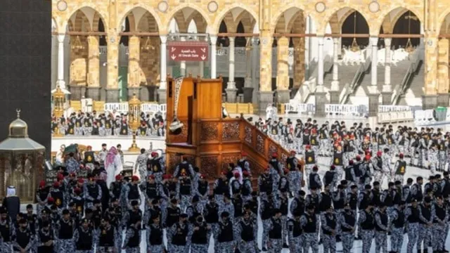 Saudi forces shoot down Houthi drone near Mecca