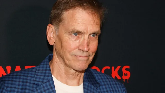 Bill Moseley embraces humor as a real estate manager in scared to death