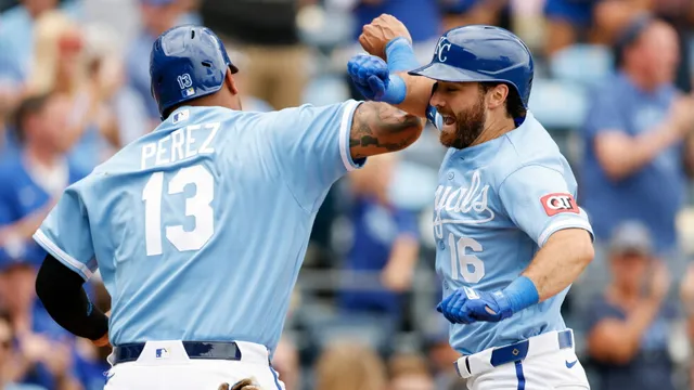 Royals extend winning streak to eight games with victory over Tigers