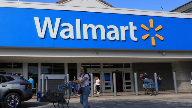 Walmart reaches historic grocery penetration amid financial struggles