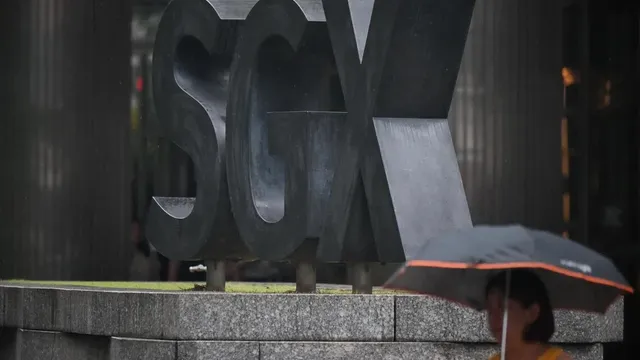 Singapore stocks gain as US Federal Reserve probe escalates