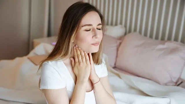 NHS suggests saltwater gargle to ease sore throat pain