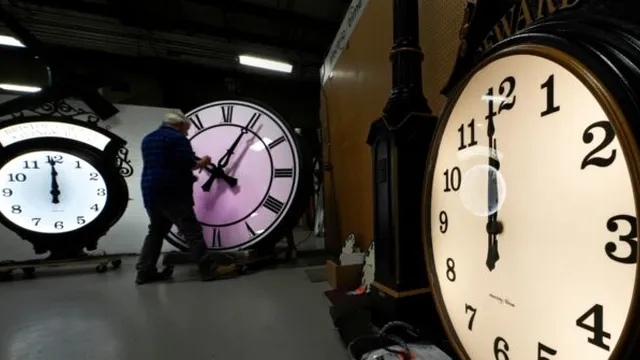 Donald Trump urges Arkansas Senator Tom Cotton to support permanent daylight saving time legislation