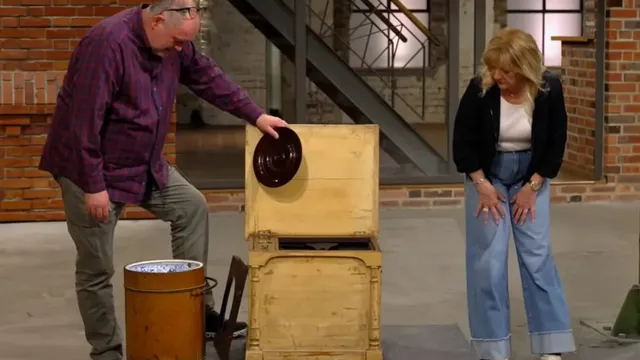 German TV dealer Walter Lehnertz loses bidding war for antique mahogany travel toilet