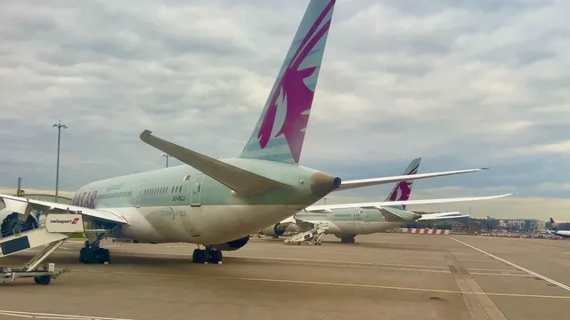 Airspace in UAE faces intermittent closures amid Iran conflict