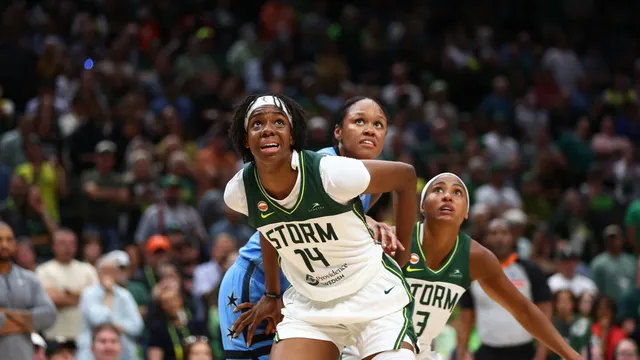 Seattle Storm ends 11-game losing streak with a win over Chicago Sky