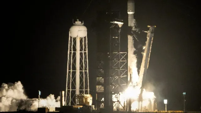 Dead SpaceX rocket set to crash into the moon