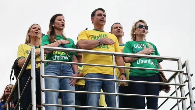 Israeli Prime Minister Benjamin Netanyahu invites Brazilian presidential candidate Flavio Bolsonaro to visit Israel