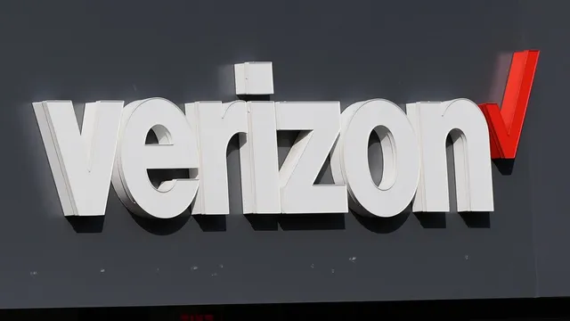 Verizon plans massive layoffs to cut costs