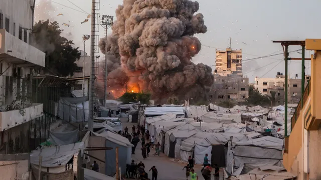 Israel kills Palestinian and destroys mosque in Gaza