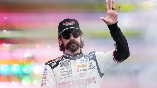 Ryan Blaney secures pole position at Phoenix Raceway for NASCAR postseason race
