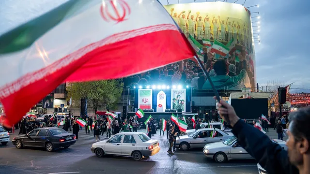 Iran closes Strait of Hormuz until Trump meets demands