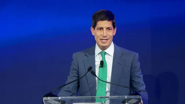 Warsh emphasizes Fed's independence and accountability amid Trump's challenge