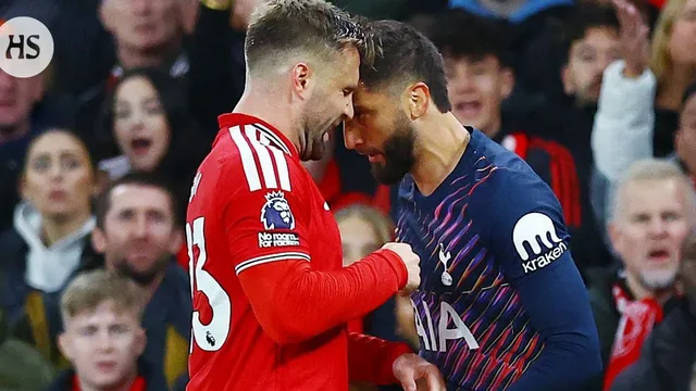 Manchester United and Tottenham Hotspur draw 1-1 in English Premier League match