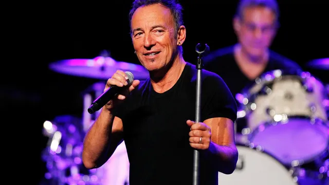 Bruce Springsteen"s Best Of Album Hits U.K. Americana Chart Peak