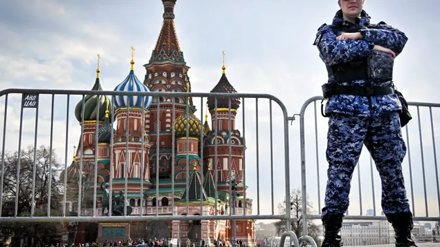Russia's economic fragility alarmed its elites as GDP contracts