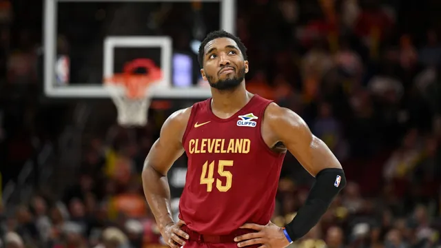 LeBron James continues All-Star streak despite missing games