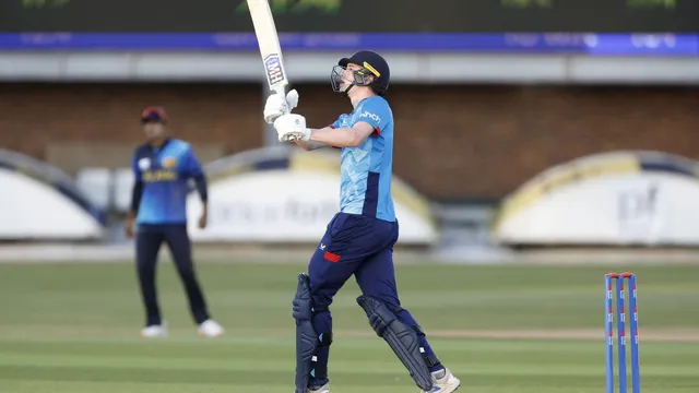 Surrey Dominates Against Lancashire