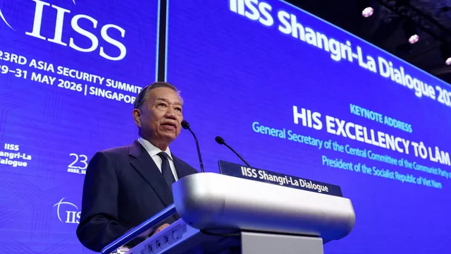 Vietnam’s leader warns against consequences of superpower conflict
