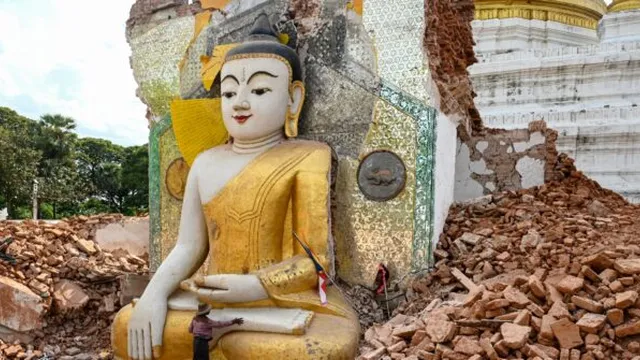 Myanmar's economy braces for 2.5% contraction after earthquake devastation