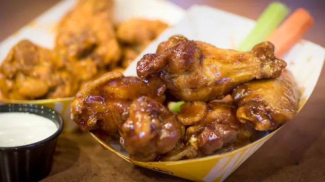 Judge dismisses lawsuit over Buffalo Wild Wings' boneless wings