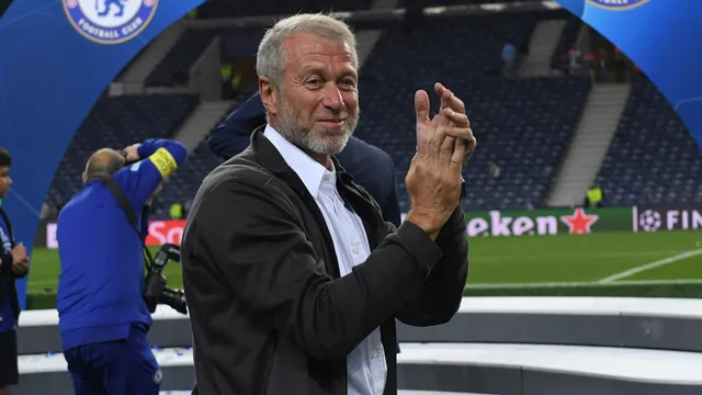UK government threatens Abramovich over Chelsea sale proceeds