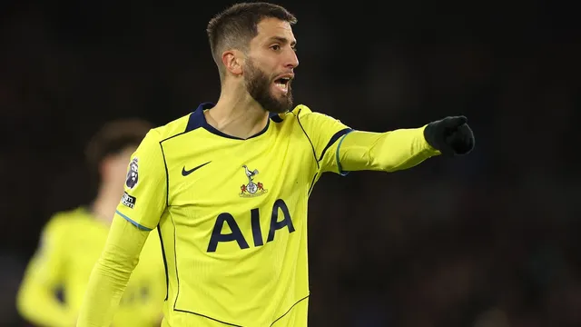 Tottenham secures Conor Gallagher signing amid midfield crises