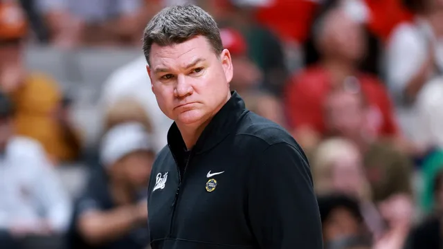 Tommy Lloyd leads Arizona back to Final Four after 25 years