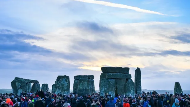 Thousands gather at Stonehenge to celebrate the winter solstice