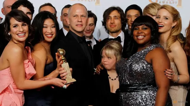 Disney+ and Hulu announce a Glee reboot with original cast members in talks
