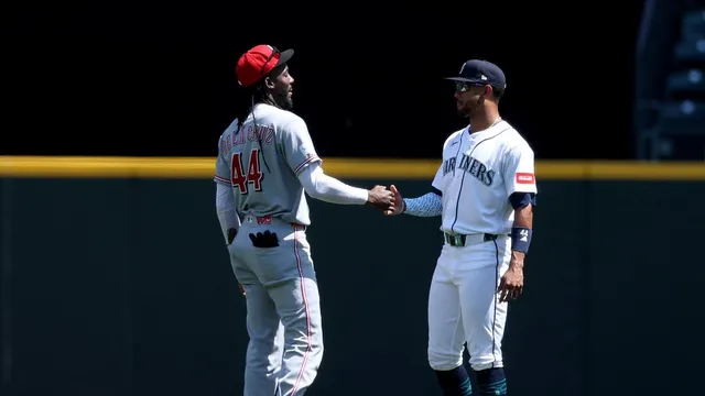 Red Sox trade offer for Elly De La Cruz rejected