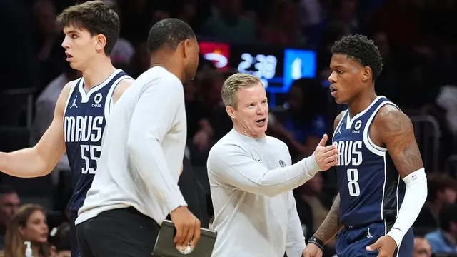 Cooper Flagg scores 29 as Dallas Mavericks beat winless Miami Heat 113-109
