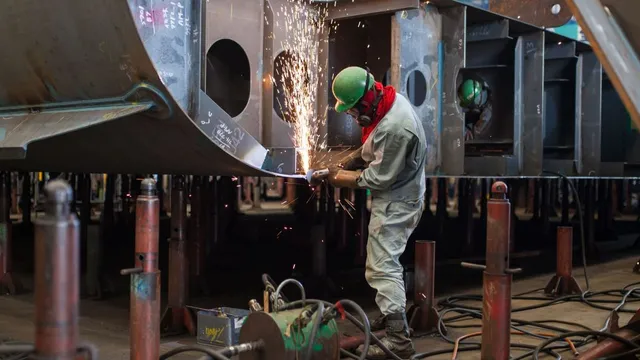 U.S. shipbuilding industry faces dire worker shortage as millennials abandon trade jobs