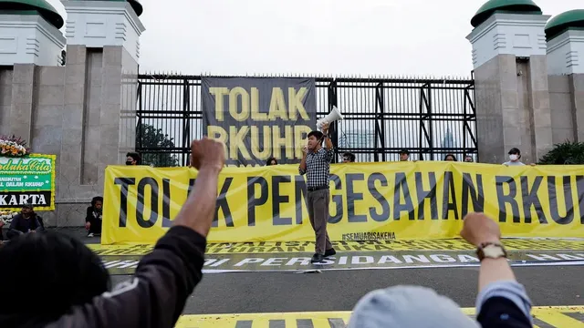 Indonesia enforces new penal code, raising civil liberties concerns