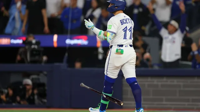 Bo Bichette rejects qualifying offer as free agency opens