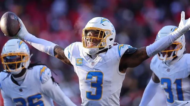 Derwin James secures record-breaking extension with Chargers