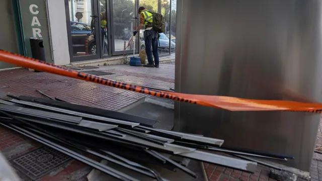 Bomb explodes outside Hellenic Train offices amid public anger