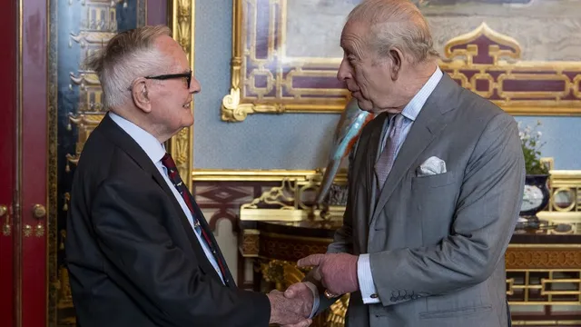 King Charles III honors last surviving Mosquito bomber pilot Colin Bell