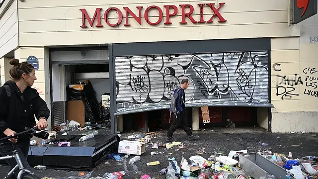 Oxford Economics warns French debt crisis could push France and Italy into recession by 2027