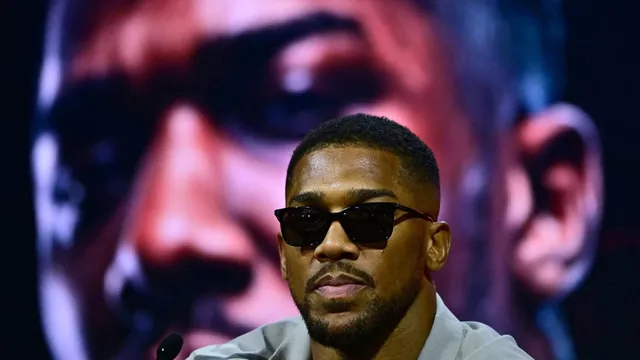 Anthony Joshua fights again after tragic loss