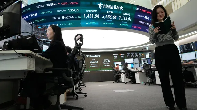 Trump weighs military action as tensions rise with Iran